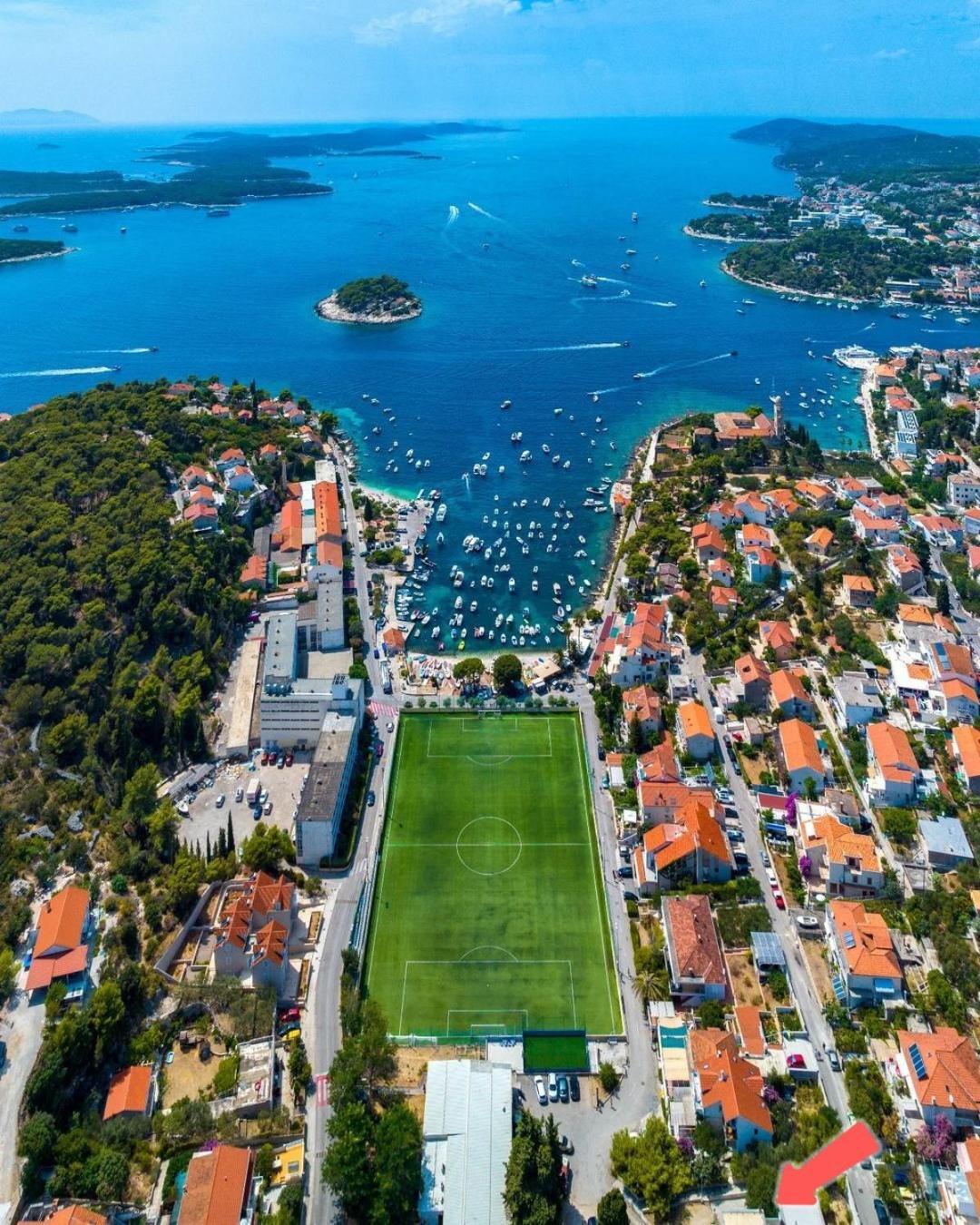 Room Tai - Spacious And Comfy With Private Terrace Hvar Town Exterior foto