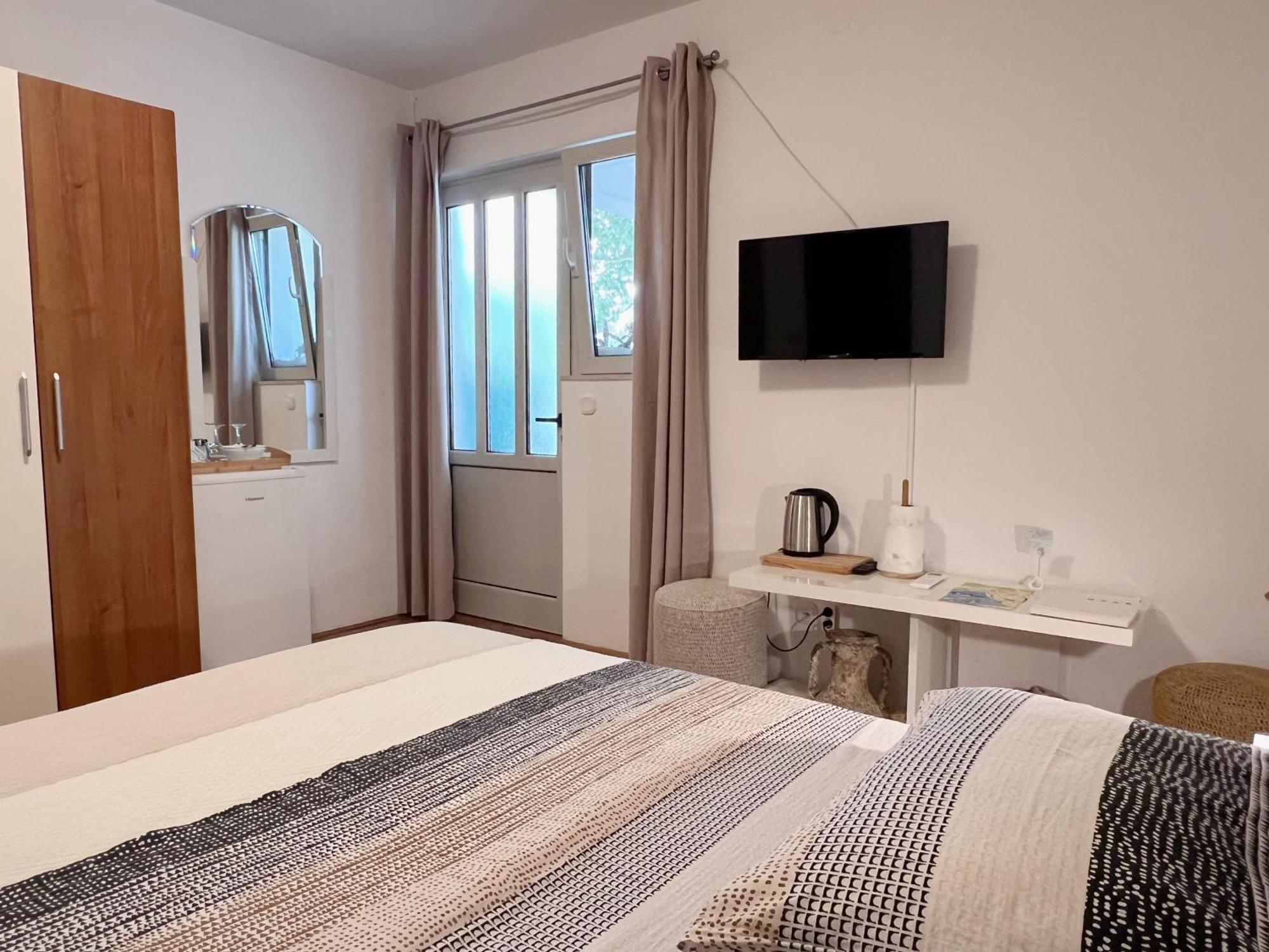 Room Tai - Spacious And Comfy With Private Terrace Hvar Town Exterior foto